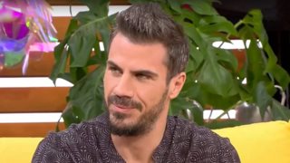 Άκης Πετρετζίκης: &quot;Για μένα από την πρώτη στιγμή που ξεκίνησα να μαγειρεύω στην τηλεόραση είναι κοινωνικό έργο&quot;