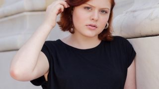 Ξανθή Τζερεφού: Το plus size μοντέλο του GNTM ποζάρει topless μέσα στη μπανιέρα