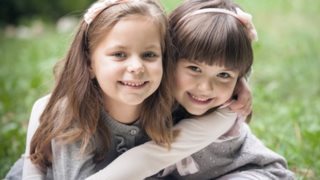 MamaPost by The Mamagers: «Η φιλία με τα αδέρφια μας δεν είναι δεδομένη – θέλει δουλειά»