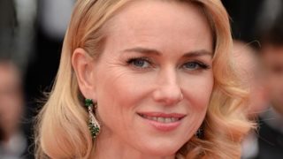 Naomi Watts: Όπως δεν την έχετε ξαναδεί: Δείτε τη ραγδαία αλλαγή στην εμφάνισή της!