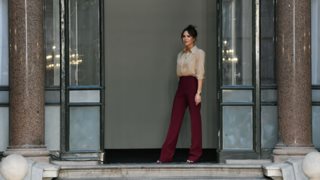 Victoria Beckham : Σε ποια Ελληνίδα σχεδιάστρια έδωσε ψήφο εμπιστοσύνης; Δες τι φόρεσε