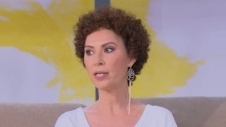 Συγκινεί η Δώρα Χρυσικού: &quot;Από σήμερα θα παίζω με τα φυσικά μου μαλλιά&quot;