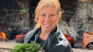 Ζήνα Κουτσελίνη | Συναντήθηκε με τη Μαρία Μπεκατώρου στην Πάρο - &quot;Φίλες μέχρι το τέλος&quot;