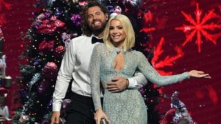 J2US | Η χριστουγεννιάτικη διάθεση της Ζόζεφιν και του Νάσου Παπαργυρόπουλου .. έφερε την αποθέωση από τη Δέσποινα Βανδή