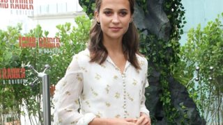 Alicia Vikander: Αποκαλύπτει τα αγαπημένα της beauty και style tips
