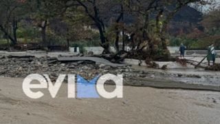 Δραματική η κατάσταση στη Βόρεια Εύβοια: Καταστροφές και πλημμύρες - Χάθηκαν παραλίες σε Αγία Άννα και Αχλάδι [Εικόνες - Βίντεο]