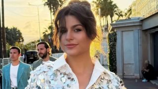 Η Δανάη Παππά με την μπλούζα που μας επιστρέφει στην παιδική μας ηλικία