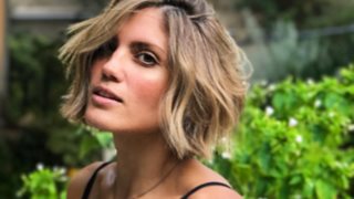 Μαίρη Συνατσάκη: Η χειρότερη κριτική που δέχθηκε ποτέ και την ενόχλησε &amp; η απάντηση για τις σέξι φωτογραφίες της που έγιναν viral