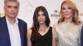 Λυδία Ευαγγελάτου 
: Δείτε φωτογραφίες της 15χρονης κούκλας κόρης της Τατιάνας Στεφανίδου και του Νίκου Ευαγγελάτου