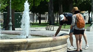 Εως 41 βαθμούς στην Αθήνα το Σαββατοκύριακο - Υποχώρηση από Δευτέρα - Το νέο δελτίο της ΕΜΥ για τον καύσωνα