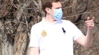 Ο Γιώργος Ευγενίδης σε σπάνια paparazzi στιγμιότυπα