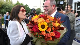 Όταν η Νάνα Μούσχουρη επέστρεψε στο στούντιο της ΕΡΤ