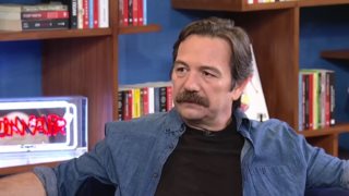 Αλέξανδρος Λογοθέτης: &quot;Οι γονείς μου ήταν χωρισμένοι. Δεν είχα τον πατέρα μου στο σπίτι και πήρα την απόφαση να γίνω ηθοποιός γιατί ήταν κάτι που θα με έφερνε κοντά του&quot;