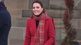 Hollywood Report | Η περιοδεία των William - Kate &amp; η σπάνια εμφάνιση της Selena Gomez