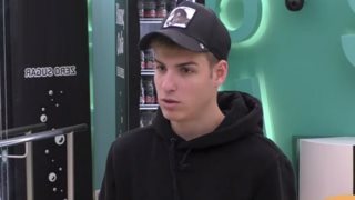 House Of Fame | Ο Στέφανος απειλεί να φύγει από το σπίτι αν δεν του αλλάξουν τραγούδι