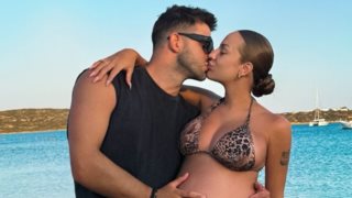 Τρυφερά φιλιά στην πισίνα για Γιώργο Λιβάνη και Ανδρομάχη