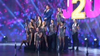 J2US | Ο Νίκος Κοκλώνης ξεκίνησε από Freddie Mercury και κατέληξε σε Λένα Ζευγαρά στην έναρξη του δωδέκατου live