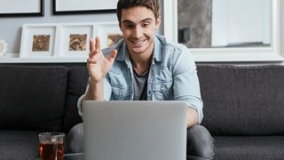 There Is A Camera But Don&#39;t You Worry: Μπορούν να σε παρακολουθούν από την κάμερα του laptop ή του κινητού σου;