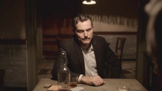 Μια νύχτα του Αυγούστου | Απρόβλεπτη εξέλιξη στον... πόλεμο μεταξύ Μανώλη και &quot;λουλουδάδων&quot;