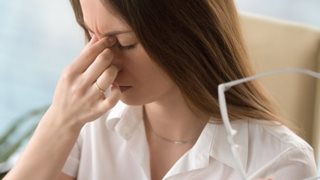 Έχεις βαρύ κεφάλι και μπούκωμα; : Μήπως πάσχεις από ιγμορίτιδα και δεν το ξέρεις;