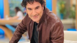 Χριστόφορος Παπακαλιάτης: Μίλησε για όλα στη Μενεγάκη! Η νέα ταινία, οι νεαρές θαυμάστριες &amp; η σχέση με τη μαμά τους