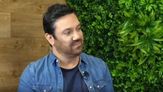 Συγκινεί ο Γιώργος Θεοφάνους μιλώντας για τη μητέρα του: &quot;Τα παράτησε και έφυγε. Είμαι θυμωμένος μαζί της ακόμα&quot;