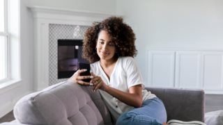 Πώς τα social media συμβάλουν στην πρόωρη γήρανση