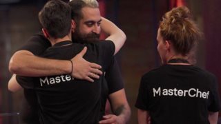 MasterChef: Ανατροπή! Ο Σταμάτης κατέστρεψε επίτηδες το πιάτο του «αδειάζοντας» την Εύα