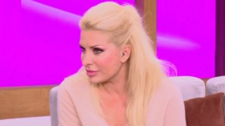 Ελένη Μενεγάκη: Το έχω αντιμετωπίσει - "Έχετε δίκιο, ούτε εγώ με αναγνωρίζω" τους λέω