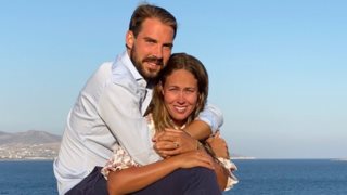 Φίλιππος Γλύξμπουργκ &amp; Νίνα Φλορ | Οι πρώτες φωτογραφίες από τον βασιλικό γάμο - Πλήθος κόσμου στη Μητρόπολη