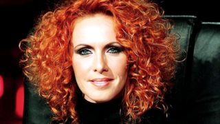 Εβελίνα Παπούλια: Άλλαξε ξανά χρώμα στα μαλλιά της: Δείτε την πρώτη φωτογραφία!