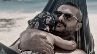 Ο Λεωνίδας Κουτσόπουλος παίζει πιάνο με τον γιο του, Κίμωνα | Το αγαπημένο του παιδικό τραγούδι