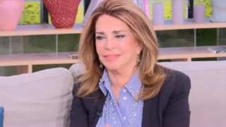 Μιμή Ντενίση: &quot;Ο έρωτας για την ώρα δεν έχει έρθει. Αν περάσει κανείς απόψε, θα δω&quot;