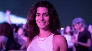 Βρήκαμε το H&amp;M φόρεμα που φόρεσε η Τόνια Σωτηροπούλου στο Φεστιβάλ της Βενετίας