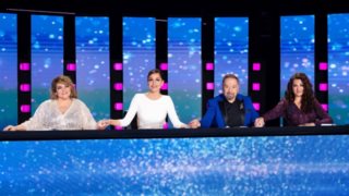 J2US | Αυτή είναι η μεγάλη ανατροπή στο αποψινό live - Ποιος θα είναι ο 5ος κριτής