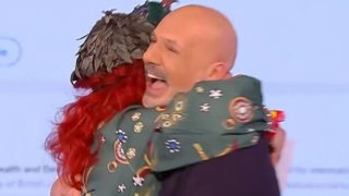 Ο Νίκος Μουτσινάς φεύγει από την τηλεόραση και η Βάνια ψάχνει δουλειά