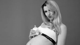 Η Ίλντα Κρόνι έγινε μητέρα - Η πρώτη φωτογραφία με το μωρό της