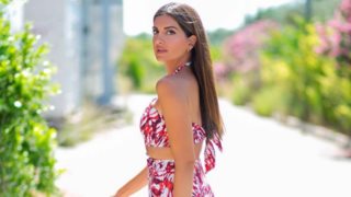 Η Σταματίνα Τσιμτσιλή ποζάρει ανέμελα φορώντας το μαγιό της και αποκαλύπτει πως κρατιέται fit εν μέσω διακοπών!