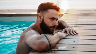 Πέτρος Πυλαρινός: Full in Love! Φωτογραφίζει τη Βάλια Χατζηθεοδώρου στο πιο τρυφερό στιγμιότυπο