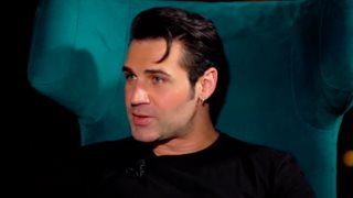 Πέτρος Ιακωβίδης: &quot;Πιστεύω ότι ο καλλιτέχνης πρέπει να έχει και σχέση, η γυναίκα κρατάει το σπίτι&quot;