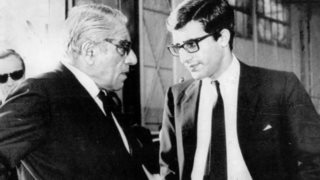 Κυριακή του Πάσχα στον Σκορπιό: Ο Αριστοτέλης και ο Αλέξανδρος Ωνάσης δίπλα στη σούβλα