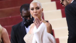7 κιλά σε 3 εβδομάδες: Η ακραία δίαιτα της Kim Kardashian για τη λαμπερή της εμφάνιση στο Μet Gala