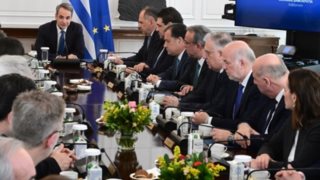 Σήμερα ο ανασχηματισμός: Αντιπρόεδρος ο Χατζηδάκης, στο ΥΠΟΙΚ ο Πιερρακάκης, Πλεύρης - Κυρανάκης στα τρένα