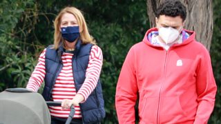 Τζένη Μπαλατσινού &amp; Βασίλης Κικίλιας σε νέα στιγμιότυπα με τον γιο τους