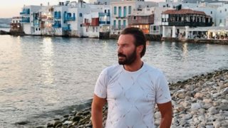 Ο Στράτος Τζώρτζογλου γιόρτασε τα γενέθλιά του! Δείτε την απολαυστική ατάκα πάνω στην τούρτα του