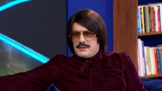 Ο Τόνι Σφήνος αποκαλύπτει για τη στιγμή που πήγε να τσακωθεί πάνω στη σκηνή: &quot;Είμαι τσαντίλας, πάγωσε το μαγαζί&quot;