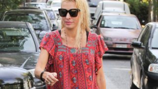 Ελένη Μενεγάκη: Εντυπωσιακή ακόμα και πριν το κομμωτήριο: Φωτογραφίες