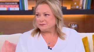 Ρένια Λουιζίδου: &quot;Το παλεύουμε με τον σύζυγό μου - Θα βγω με φίλες όταν θέλουμε γυναικείους καφρισμούς&quot;