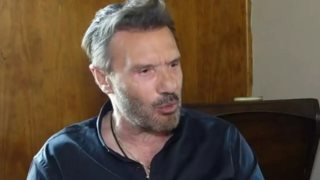 Ο Στράτος Τζώρτζογλου μιλά για τη σεξουαλική παρενόχληση που δέχτηκε: &quot;Ήταν σκηνοθέτης που τον είχα εγώ προσλάβει στη δουλειά&quot;