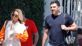 Τζένη Μπαλατσινού: Μαζί με τον Βασίλη Κικίλια στο πάρκο | Δείτε τις φωτογραφίες